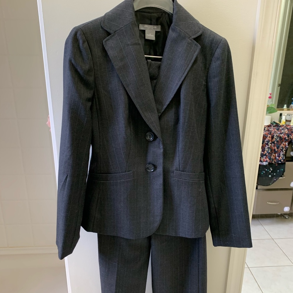 Ann Taylor Pant Suit - Excellent condition!
